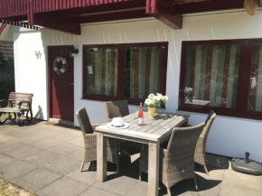 Cosy Holiday Home with Balcony Garden Table Tennis Table